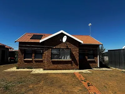 3 Bedroom House For Sale in Bloemfontein - img