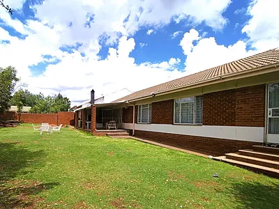 4 Bedroom House For Sale in Bloemfontein - img