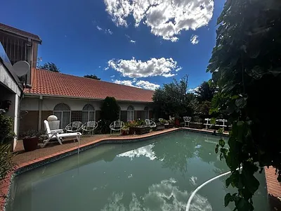 4 Bedroom House For Sale in Bloemfontein - IxUs.webp