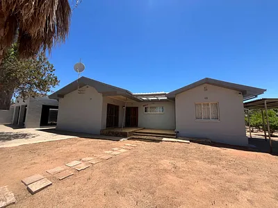 4 Bedroom House For Sale in Keimoes - tFfa.webp