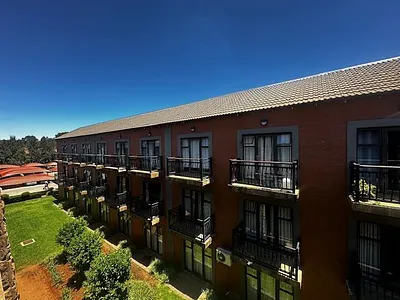 1 Bedroom Apartment For Sale in Spitskop SH, Bloemfontein - img