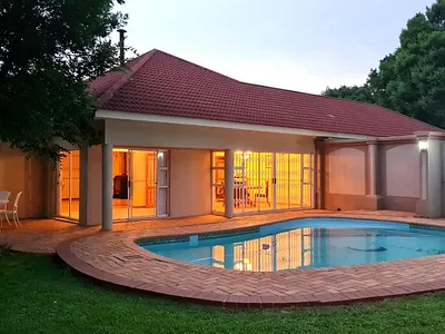 8 Bedroom House For Sale in Bloemfontein - img