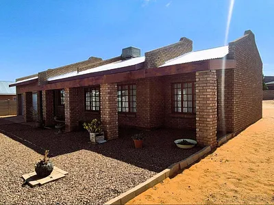 3 Bedroom House For Sale in Upington - img