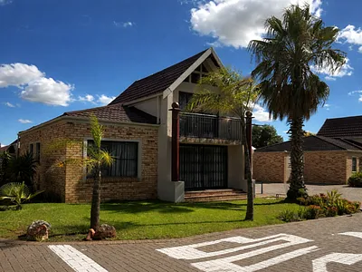 3 Bedroom Townhouse For Sale in Bloemfontein - SfJ1.webp