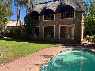 4 Bedroom House For Sale in Upington - Nq58.webp