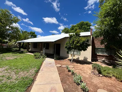 5 Bedroom House For Sale in Upington - img