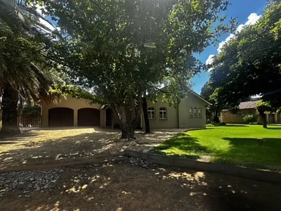 4 Bedroom House For Sale in Bultfontein - img