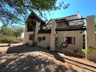 3 Bedroom House For Sale in Upington - hAjc.webp