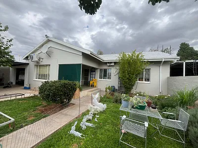 3 Bedroom House For Sale in Upington - IQrl.webp