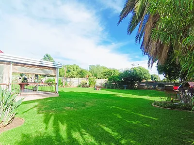4 Bedroom House For Sale in Bloemfontein - 2WrA.webp