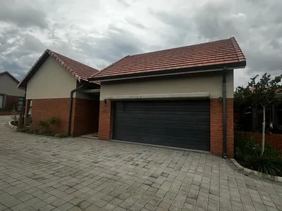 2 Bedroom Townhouse For Sale in Bloemfontein - xZRe.webp