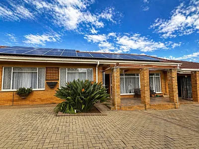 3 Bedroom House For Sale in Bloemfontein - img