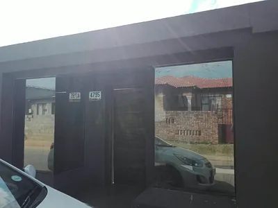 2 Bedroom House To Rent in Soweto - nj3R.webp