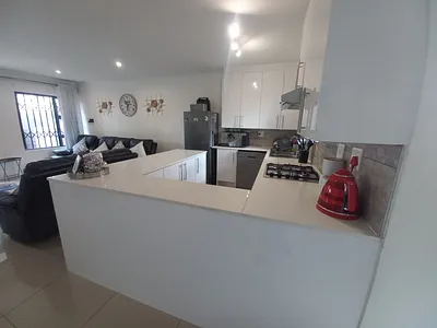 2 Bedroom Townhouse For Sale in Edenvale - Ojq4.webp