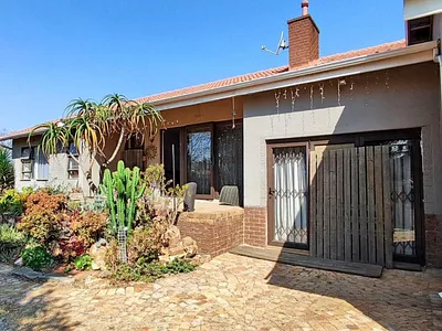 3 Bedroom House For Sale in Germiston - 0tDt.webp