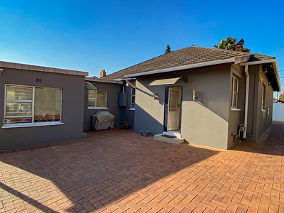 3 Bedroom House For Sale in Johannesburg - w4U3.webp