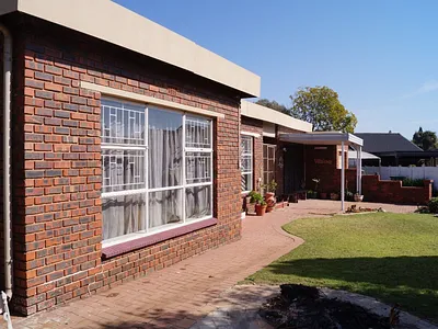 3 Bedroom House For Sale in Edenvale - W8gc.webp