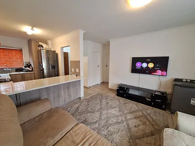 2 Bedroom Apartment For Sale in Edenvale - nX32.webp
