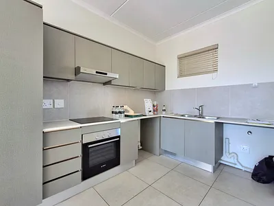 2 Bedroom Apartment For Sale in Edenvale - 4ALz.webp