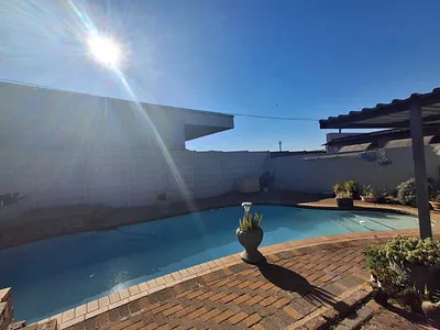3 Bedroom House For Sale in Germiston - hj9i.webp