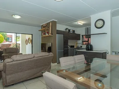 3 Bedroom Apartment For Sale in Edenvale - isU5.webp