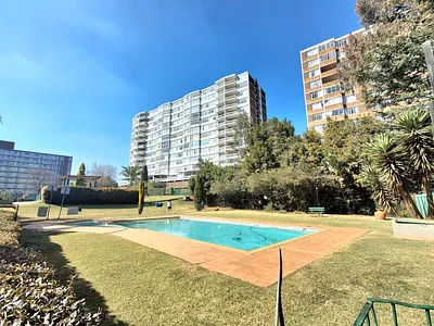 1 Bedroom Apartment For Sale in Bedfordview - Qv2W.webp