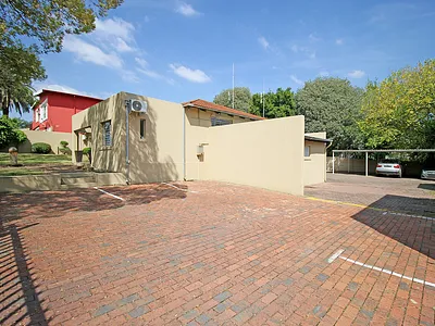 4 Bedroom House For Sale in Edenvale - kCjs.webp