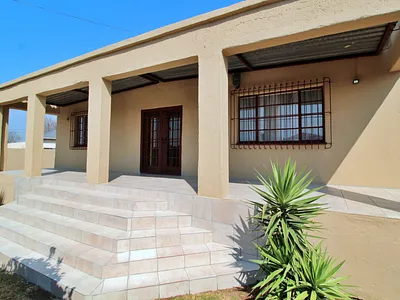 4 Bedroom House For Sale in Germiston - v2gi.webp
