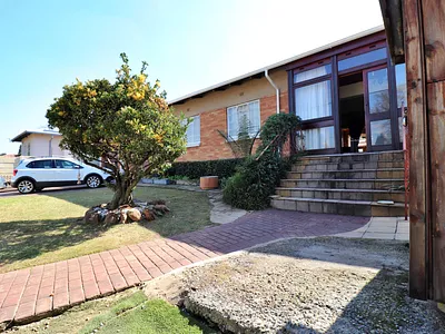 3 Bedroom House For Sale in Germiston - gut5.webp