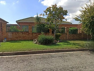 3 Bedroom House For Sale in Germiston - N4BU.webp