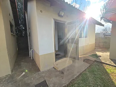 1 Bedroom Apartment To Rent in Germiston - img