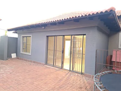 2 Bedroom Apartment To Rent in Germiston - img