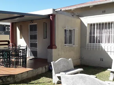3 Bedroom House For Sale in Germiston - Q602.webp