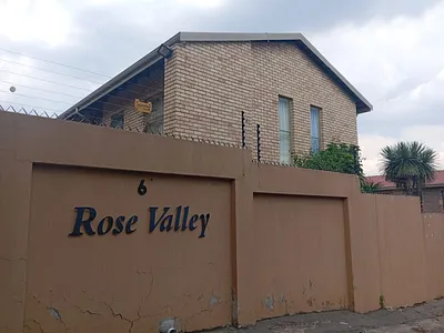 2 Bedroom Townhouse For Sale in Germiston - m25e.webp