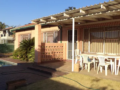 3 Bedroom House For Sale in Edenvale - AlY1.webp