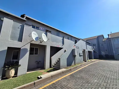 1 Bedroom Apartment For Sale in Edenvale - bYiu.webp
