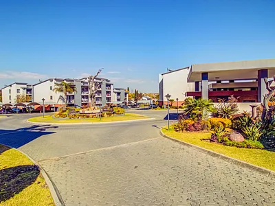 2 Bedroom Apartment For Sale in Edenvale - nJg7.webp