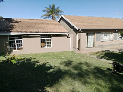 4 Bedroom House For Sale in Johannesburg - yqDl.webp
