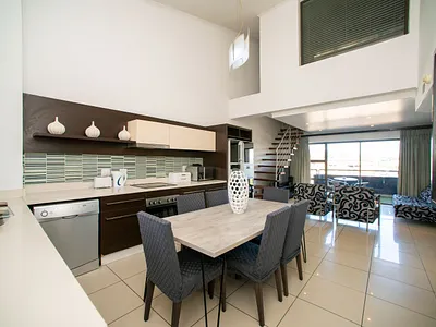 3 Bedroom Apartment For Sale in Bedfordview - img