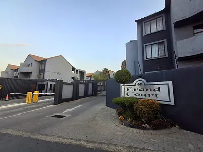 1 Bedroom Apartment For Sale in Midrand - e9is.webp