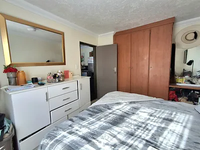 2 Bedroom Apartment For Sale in Midrand - TrXL.webp
