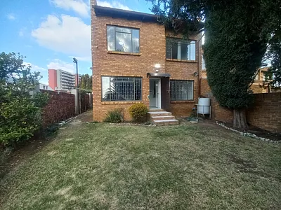3 Bedroom Apartment For Sale in Kempton Park - 7Dw6.webp