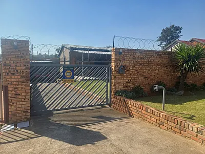 3 Bedroom House For Sale in Germiston - 3Jw5.webp