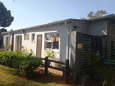 4 Bedroom House For Sale in Germiston - 7Nn9.webp