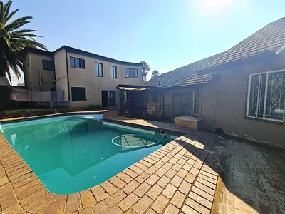 4 Bedroom House For Sale in Kempton Park - jBOq.webp