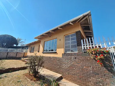 3 Bedroom House For Sale in Germiston - evJg.webp