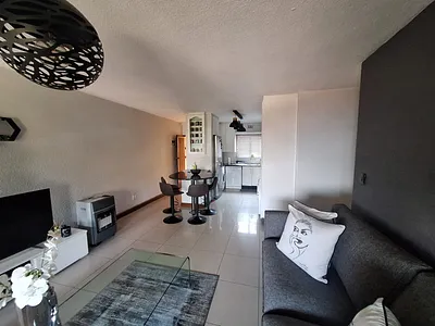 3 Bedroom Apartment For Sale in Germiston - oAr5.webp
