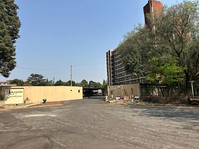 2 Bedroom Apartment For Sale in Germiston - img
