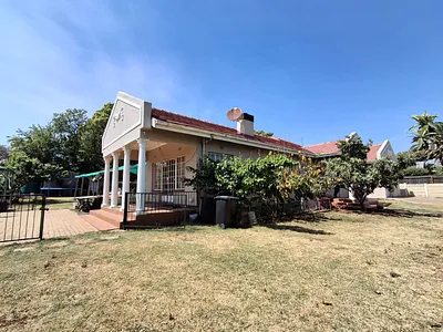 4 Bedroom House For Sale in Edenvale - N1YI.webp