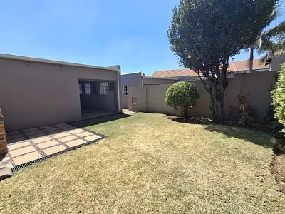 3 Bedroom Apartment For Sale in Edenvale - lvjy.webp